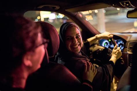 As Driving Ban Ends Saudi Arabias Women Take To The Roads With Joy And Relief Macomb Daily