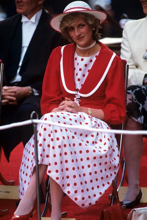 Princess Diana Iconic Style Princess Diana Fashion Princess Diana