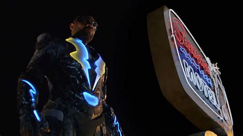 Black Lightning Unveils First Look Teaser As The Cw Reveal Series Wont Be Linked To Arrowverse