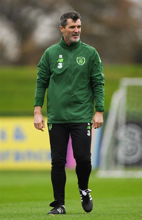 Ireland Legend Roy Keane Drops In For A Haircut And Helps Local