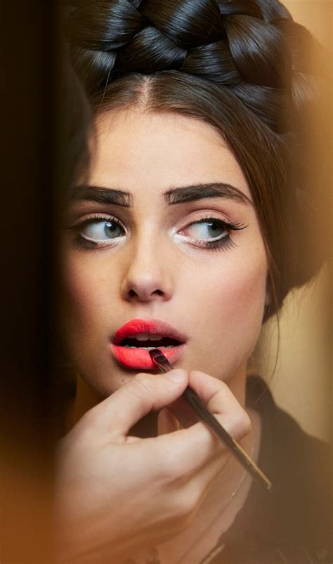 The View — Taylor Hill Chanel Cruise 2016 Backstage