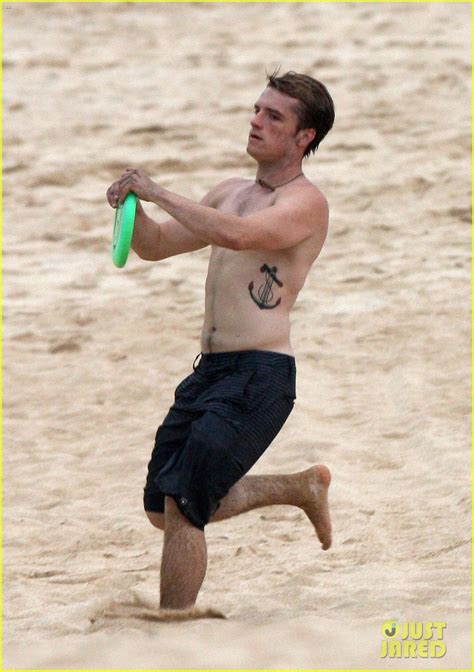 Josh Hutcherson Shirtless Frisbee Player Photo 2769857 Josh