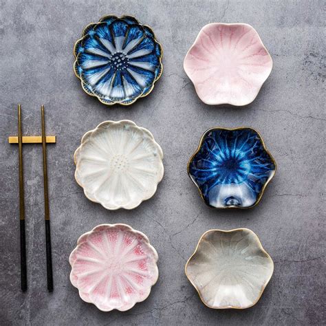 Wholesale Japanese Sakura Shape Ceramic Dipping Sauce Dishes Sushi