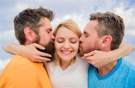 Sexpert Shares Five Tips For Navigating An Open Relationship At The Watercooler