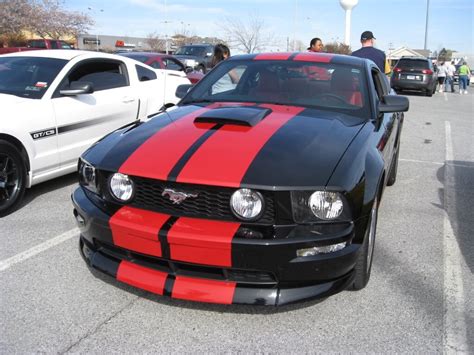 S197 Black With Red Stripes Mustang Evolution