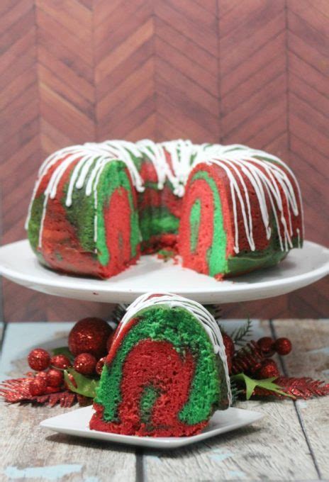 Easy for people like me who aren't great at cake decorating! Second Chance To Dream - 45 Delicious Christmas Goodies