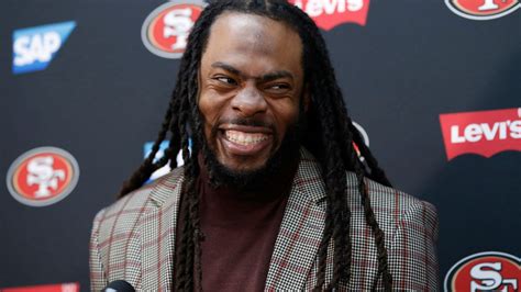 Nfl Football Nfl Player With The Longest Hair