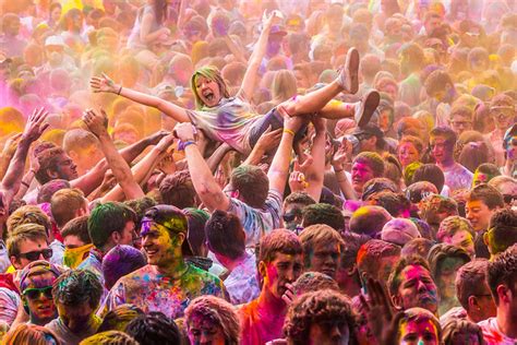 15 Amazing Images Of The Festival Of Colors Fstoppers
