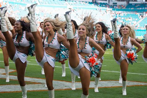 The miami dolphins cheerleaders for the 2016 season feature women from eight countries, with five holly warden fought off international competition to join the miami dolphins cheerleaders. Miami Dolphins Cheerleaders | Titans at Dolphins 1009016 | Flickr
