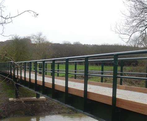 Steel And Timber Composite Bridges Sarum Hardwood Structures Esi