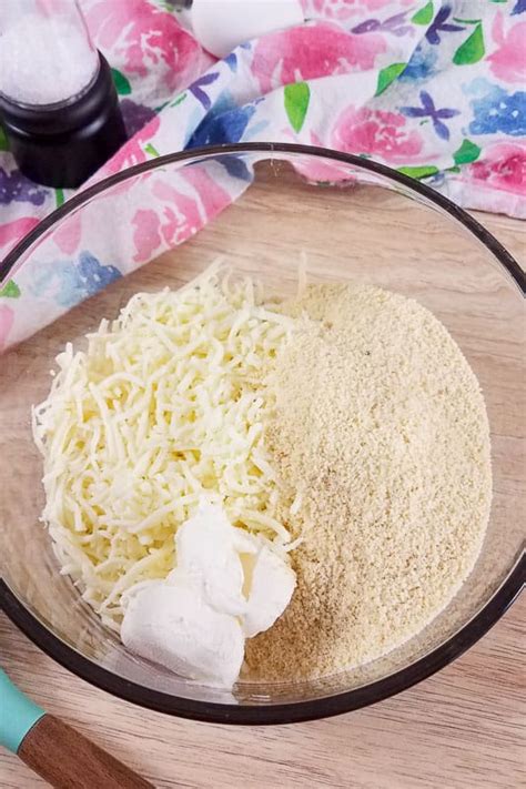 Mix the shredded/grated cheese, almond flour/meal and cream cheese in a microwaveable bowl. Keto Mozzarella Dough Bagels + VIDEO - only 2.4g net carbs ...