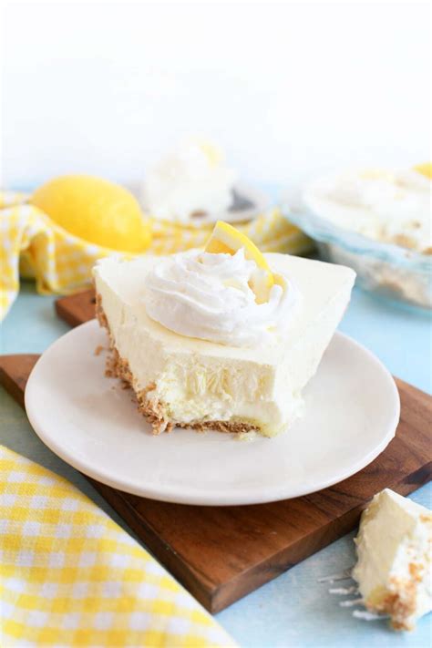 No Bake Lemon Icebox Pie Sizzling Eats