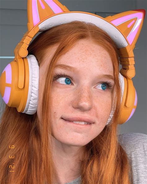 Foxy 🦊 🇺🇦 Model Blogger On Instagram “love Those Fox Headphones By
