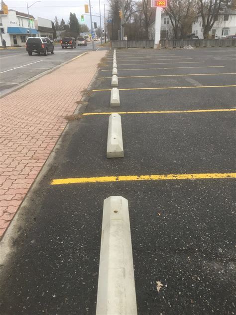 Parking Curbs Belluz Concrete And Rentals