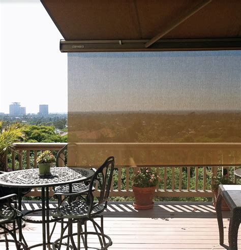 3 Reasons To Buy A Drop Screen For Your Retractable Awning Summerspace