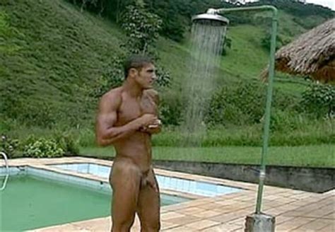 Naked In Outdoor Showers Lpsg