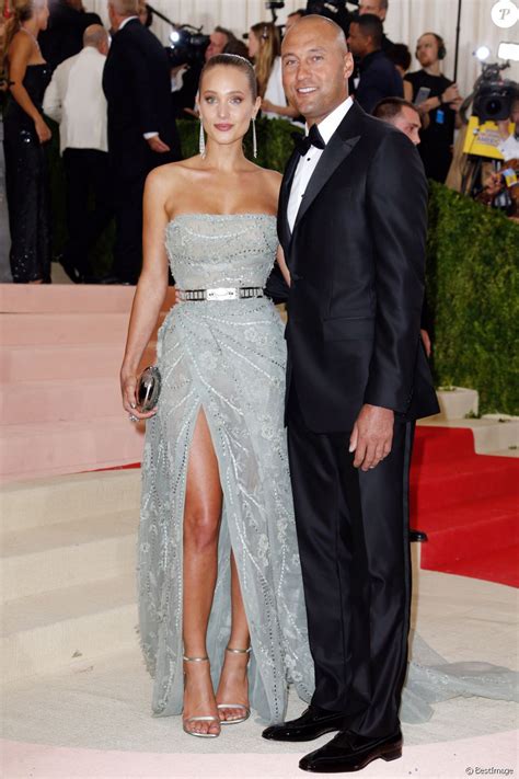 Hannah Davis et son fiancé Derek Jeter Soirée Costume Institute