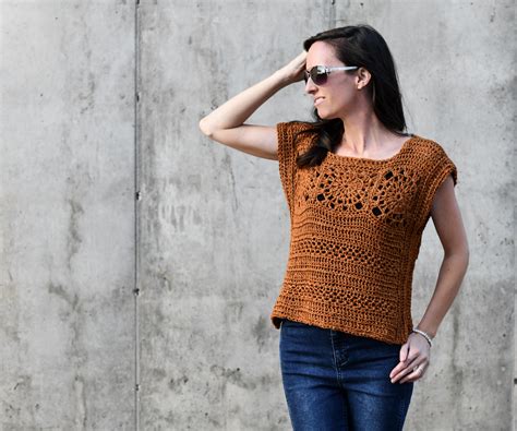 The Boho Trend Is Still Going Strong And This Sunburst Crop Is Crocheted By Integrating