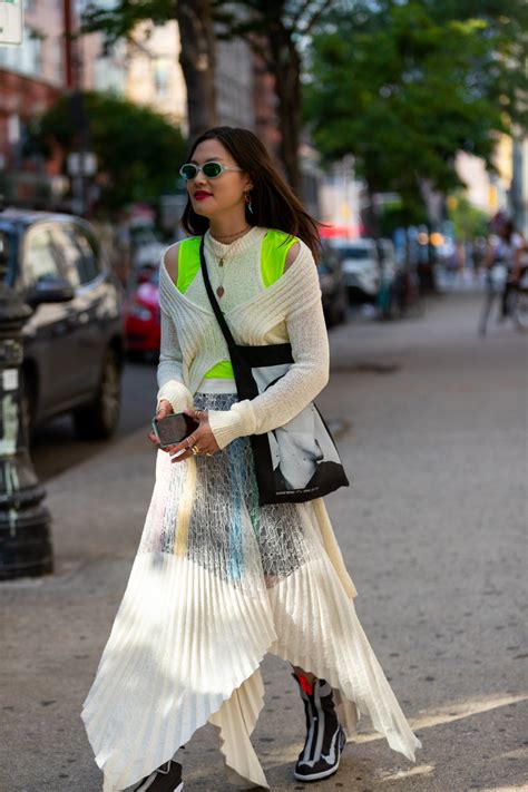 The Best Street Style At New York Fashion Week 2019 Teen Vogue New
