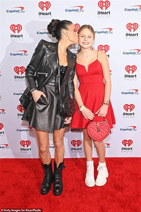 Bethenny Frankel 52 Is Cool Mom As She Takes Daughter Bryn Hoppy 12 To Trends Now