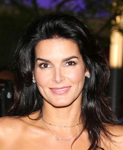 Angie Harmon Sports Humanitarian Of The Year Award In Los Angeles 07