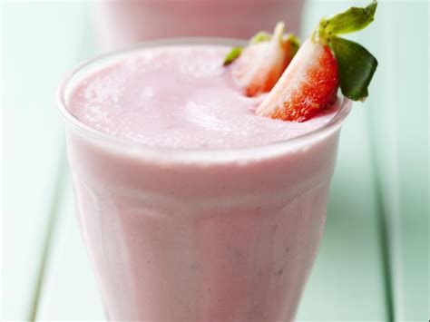 Strawberry Vanilla Coconut Smoothie Recipe And Nutrition Eat This Much