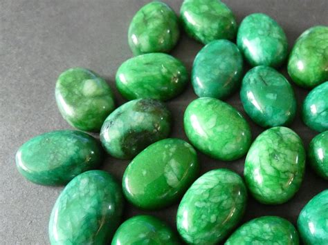 18x13mm Natural White Jade Dyed Gemstone Cabochon Green Oval Cabochon