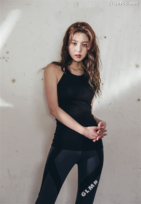 Korean Fashion Model Lee Chae Eun Fitness Set Collection 1