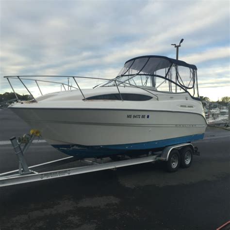 A cabin cruiser hits the mark between an rv and a floating luxury hotel room. 2001 Bayliner 245 Cuddy Cabin 24' Cruiser Power Boat ...