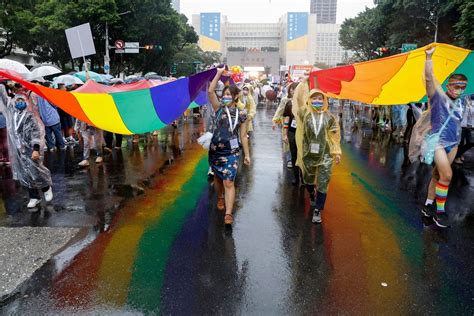 120000 People Join Taiwans First Pride Celebration In Two Years