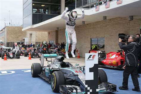 Hamilton foi campeão restando duas provas para o fim do campeonato. Have your say on Lewis Hamilton's third F1 title by CAR Magazine