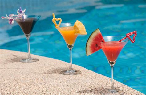 12 Fantastic Fresh Fruit Cocktails For Summer