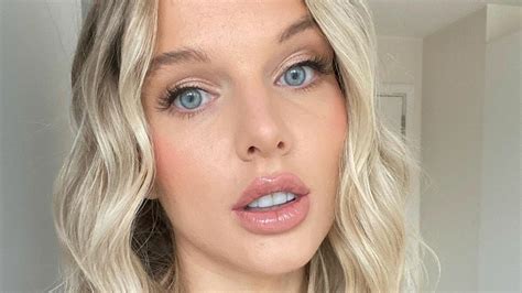 Im A Celebritys Helen Flanagan Showcases Incredible Figure In Gravity