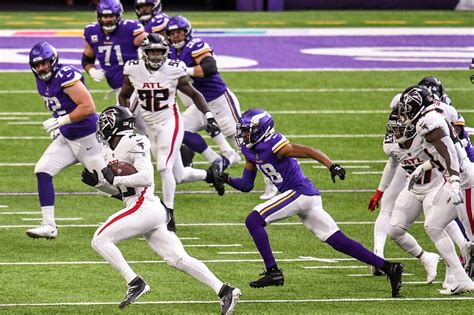 Falcons Vs Vikings Vote For The Defensive Player Of The Game The