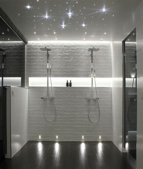 Ein pixlum led sternenhimmel ist eine schöne ergänzung zu einer badlampe oder badleuchte, die standardmäßig in feuchträumen. Cariitti Showroom Badezimmerbeleuchtung. Indirekte ...
