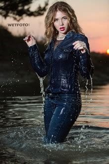 Wetlook Model In Moms Jeans And Pantyhose Gets Completely Wet On Lake