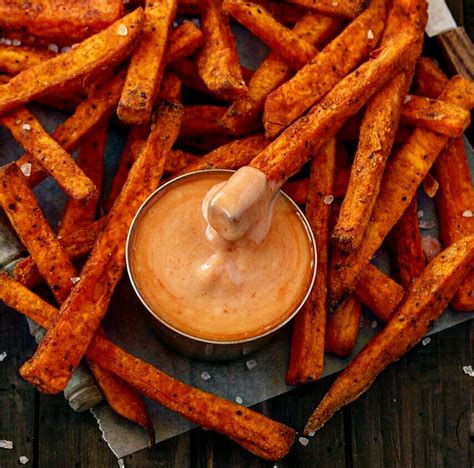 These sweet potato fries are easy to make, baked to slightly crispy, lightly seasoned and paired with a delicious toasted marshmallow dipping sauce to satisfy your salty and sweet cravings! Honey Mayo Sriracha Dip | Sweet potato dipping sauce ...