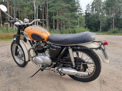 View our range, find a dealer and test ride a triumph icon today. Triumph Tiger T100 SS 500 500 cm³ 1965 - Lieto ...