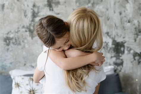 Los Abrazos De Nuestros Hijos Hablan Por Sí Solos ¿qué Significan Y