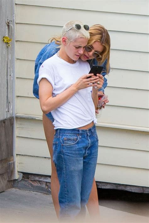 Kristen Stewart Trys To Get Perfect Photo Of Girlfriend Stella Maxwell