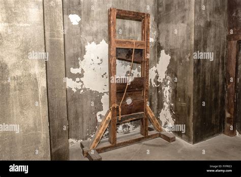 Guillotine Stock Photos And Guillotine Stock Images Alamy