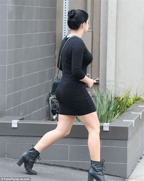 Ariel Winter Shows Off Her Figure As She Spends The Day In Beverly