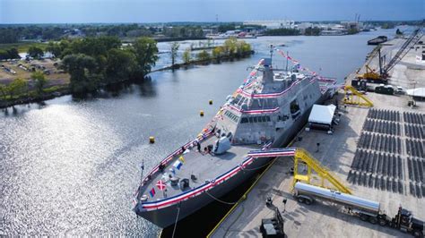 u s navy commissions 13th freedom class lcs uss marinette lcs 25 navy leaders