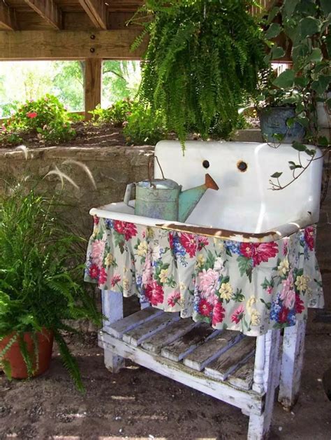 Old Sink Make Into A Planter For Garden Vintage Garden Decor Garden