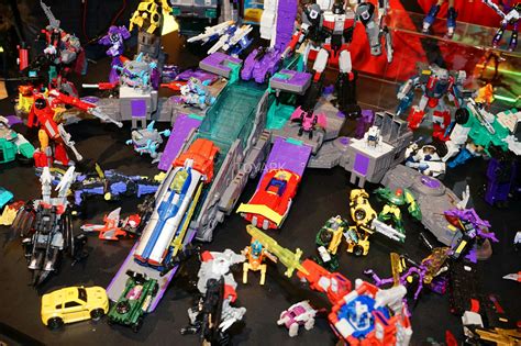 Toy Fair 2017 Trypticon Display Images Transformers News Tfw2005