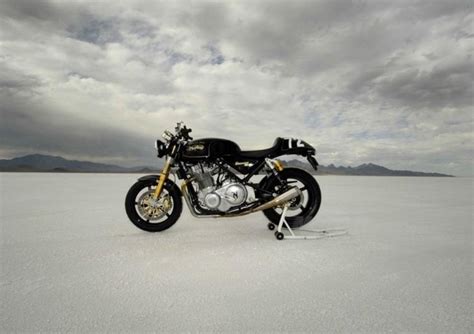 la nuova norton svetta a bonneville salt flats news moto it