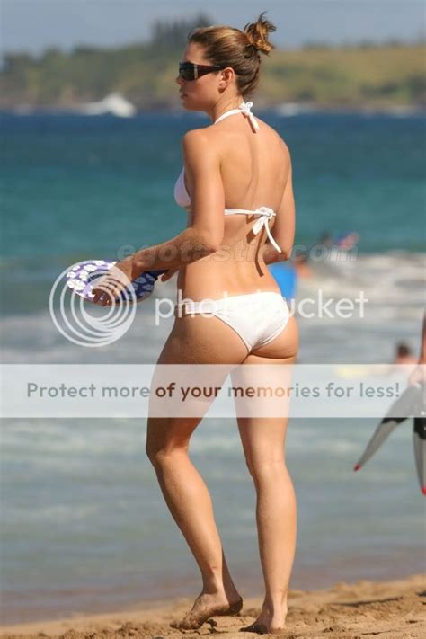 H Jessica Biel δίνει άλλο νόημα στα bikini φωτό Manslife