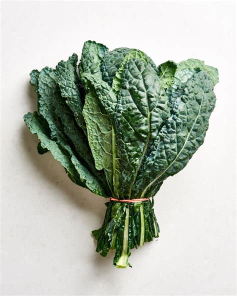 The Difference Between Curly Tuscan And Russian Red Kale Kitchn