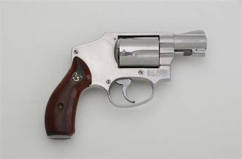 Smith And Wesson Model 640 Da Hammerless Revolver 38 Sandw Special Cal