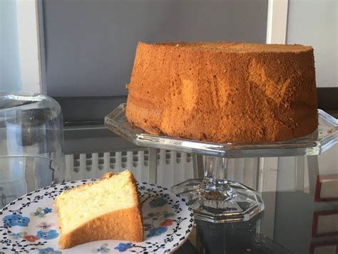 Generously brush with simple syrup and spread 3/4 cup frosting on top. Sponge Cake | Recipe